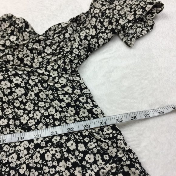 GAP Blouse Tiered Top Size L Womans Black White Floral Rayon 3/4 Sleeve Keyhole - Picture 14 of 15